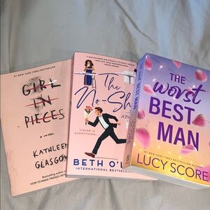 BOOKTOK BUNDLE ‼️📚